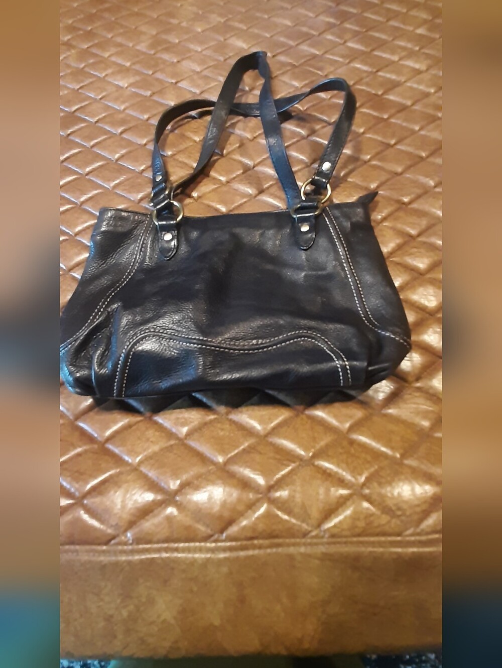 STONE MOUNTAIN Black Leather Shoulder Tote Bag - Classic Everyday Style